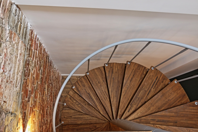 winding stairs steps handrail